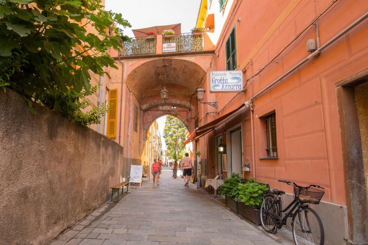 La Terrazza Panzió Varazze Kültér fotó